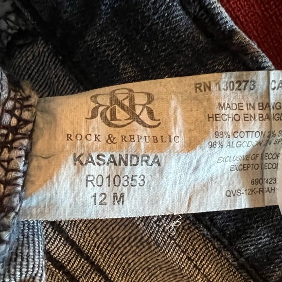 Rock & Republic size 12 mid rise bootcut Kasandra Jeans with button pockets - Picture 8 of 8